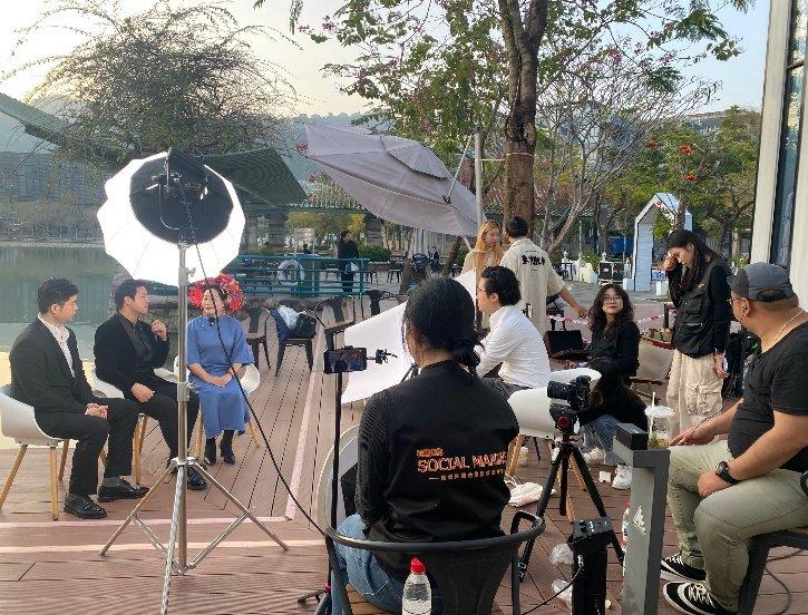 凡奇社媒PPT案例图：现场拍摄与活动执行花絮